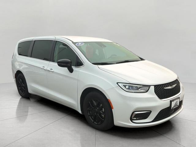 2024 Chrysler Pacifica Touring L in Bright White Clearcoat — front three-quarter view